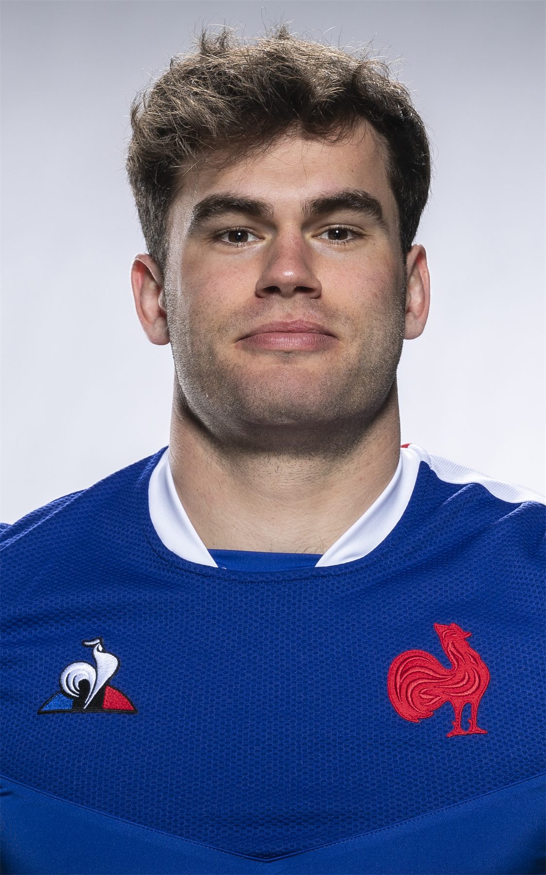 Portrait d'un joueur de rugby professionnel en maillot de match